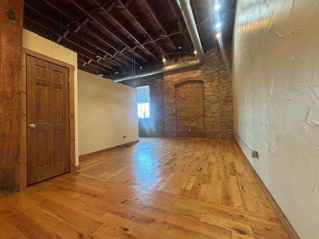 601 601 N National #225 - Photo 5 of 9