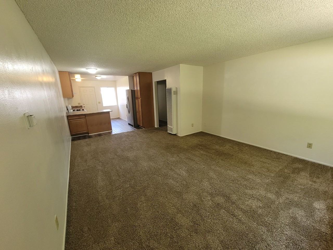 811 W State St - Photo 3 of 11