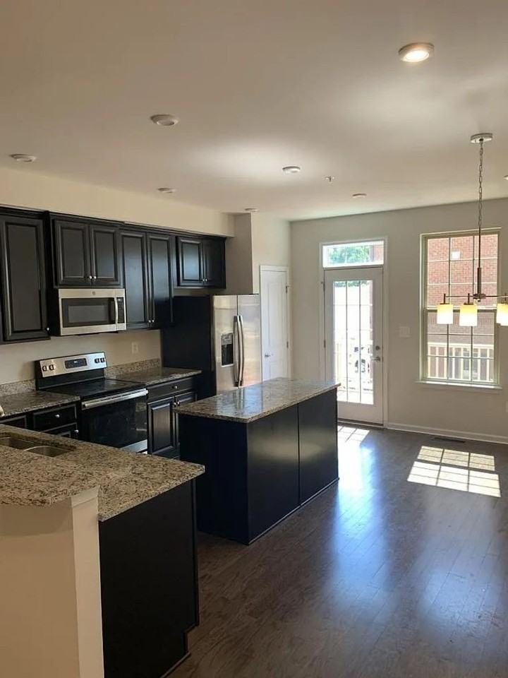 128 S Newkirk St - Photo 2 of 19