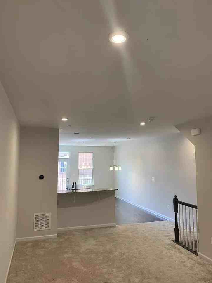 128 S Newkirk St - Photo 4 of 19