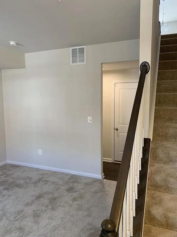 128 S Newkirk St - Photo 6 of 19