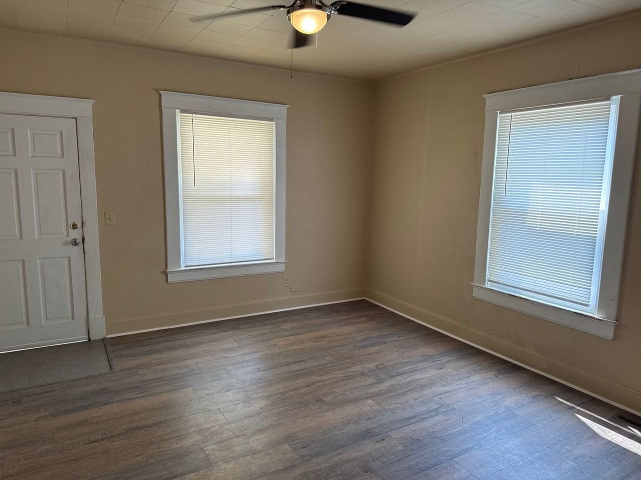 1317 N Prospect Ave - Photo 2 of 8