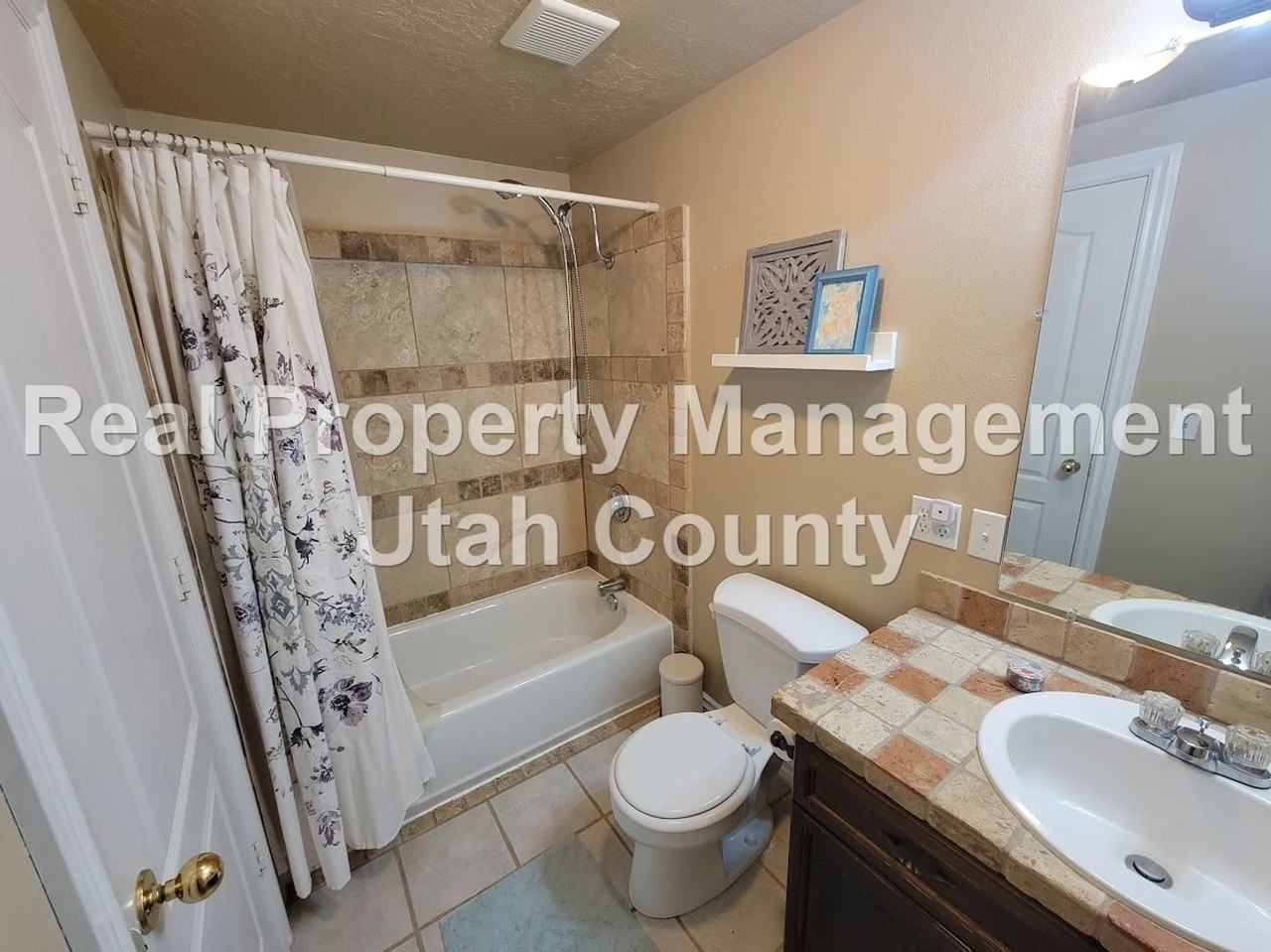 7971 N Wycliffe Way - Photo 4 of 24