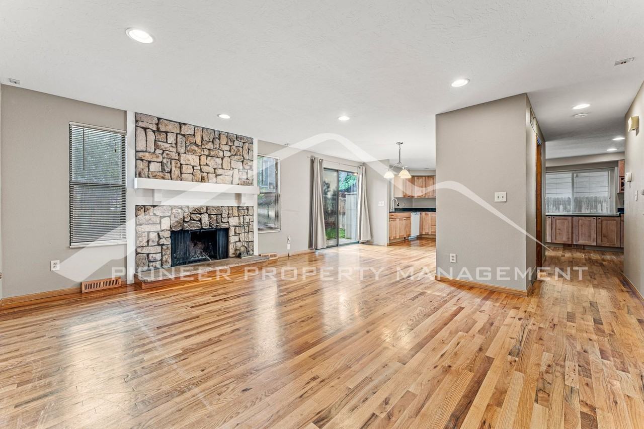 5753 South Lansing Court - Photo 3 of 20