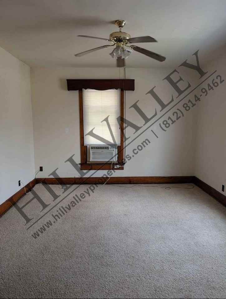 1607 S 7th St - Photo 6 of 9