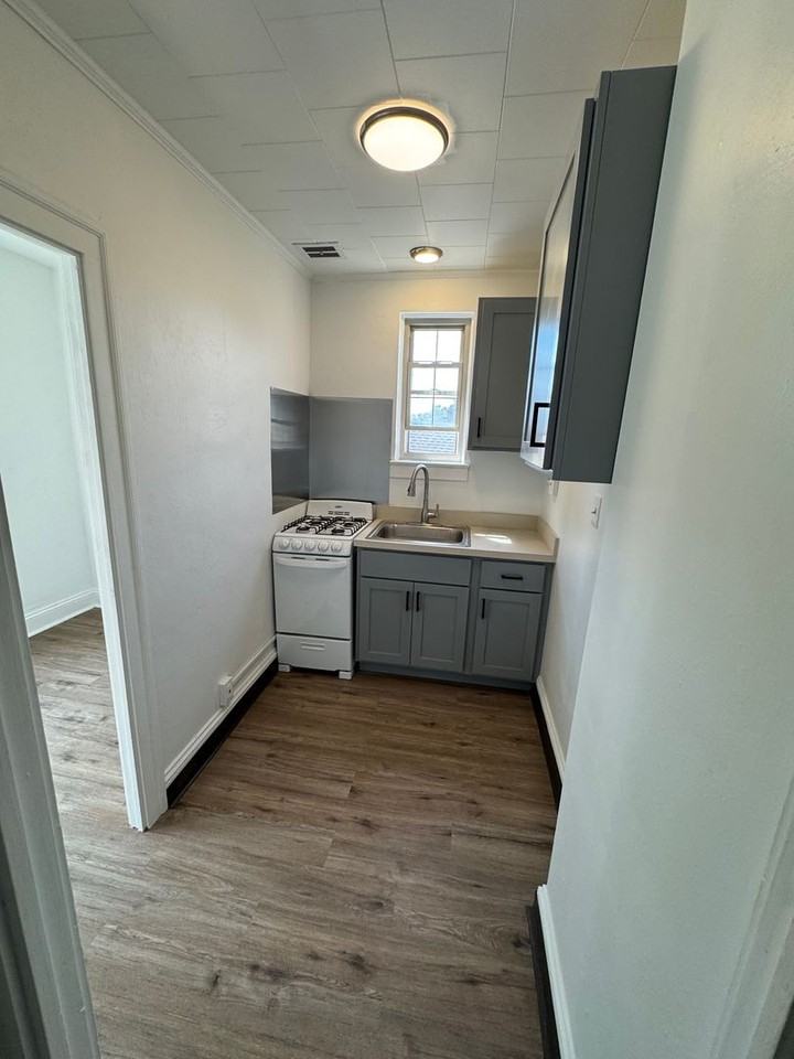 572 Chestnut - Photo 2 of 6