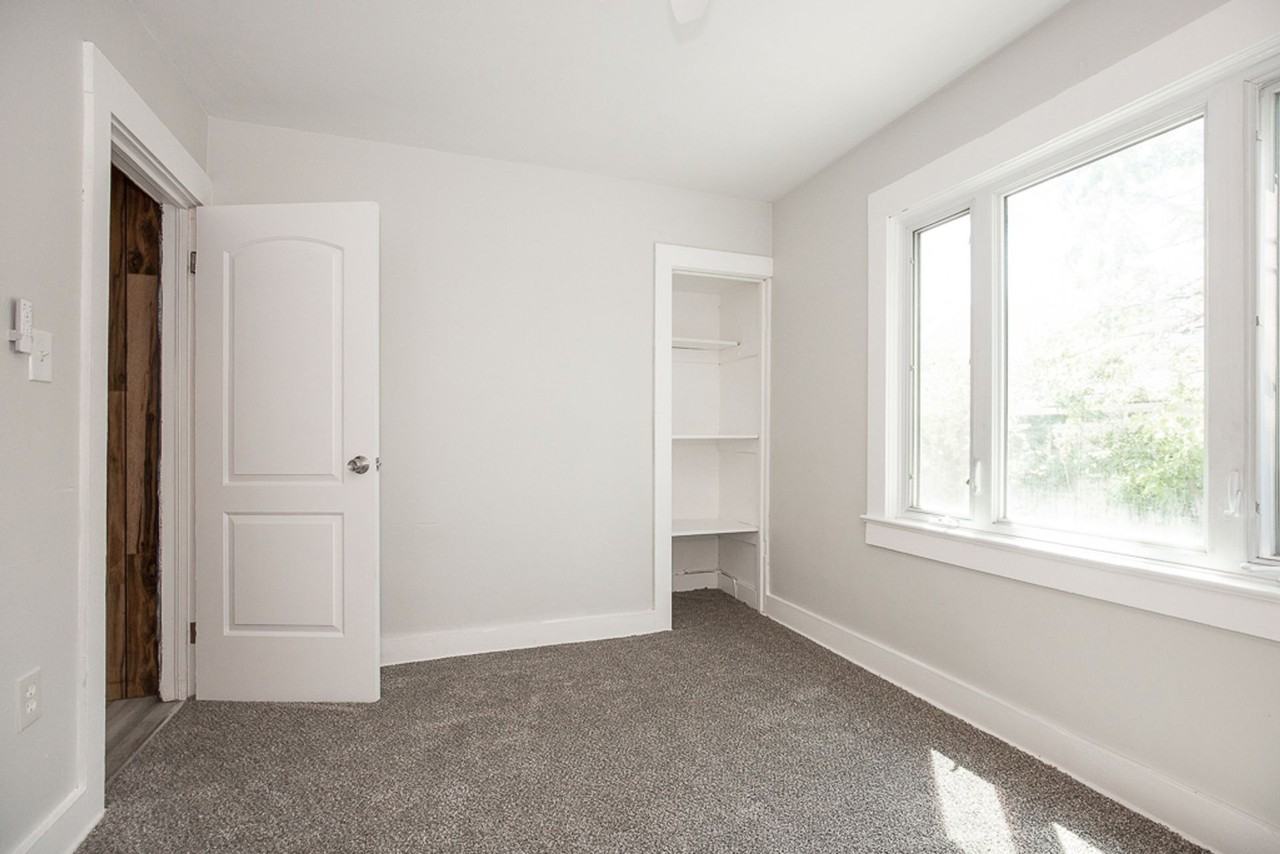 3408 E 140 ST - Photo 2 of 18