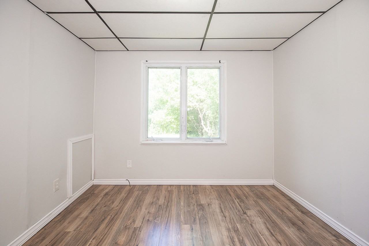 3408 E 140 ST - Photo 6 of 18