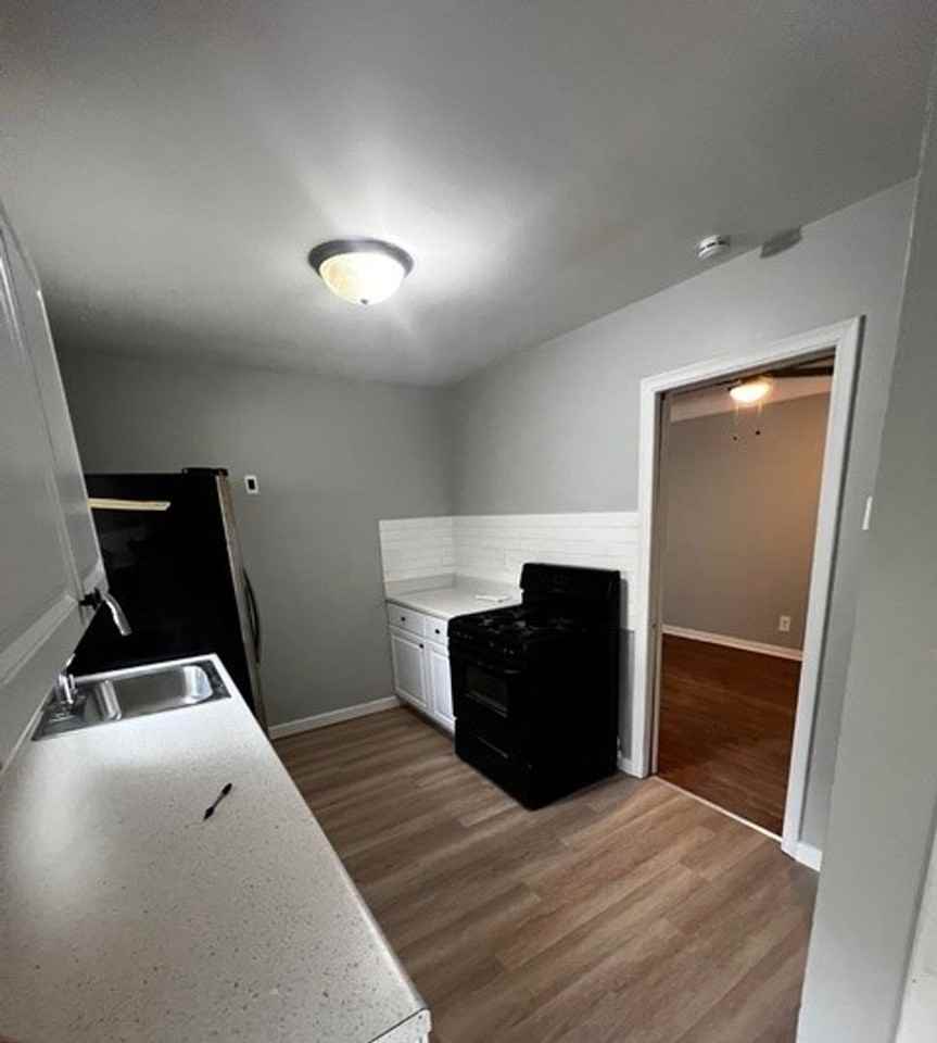 3922 Lyndale Ave N - Photo 5 of 9