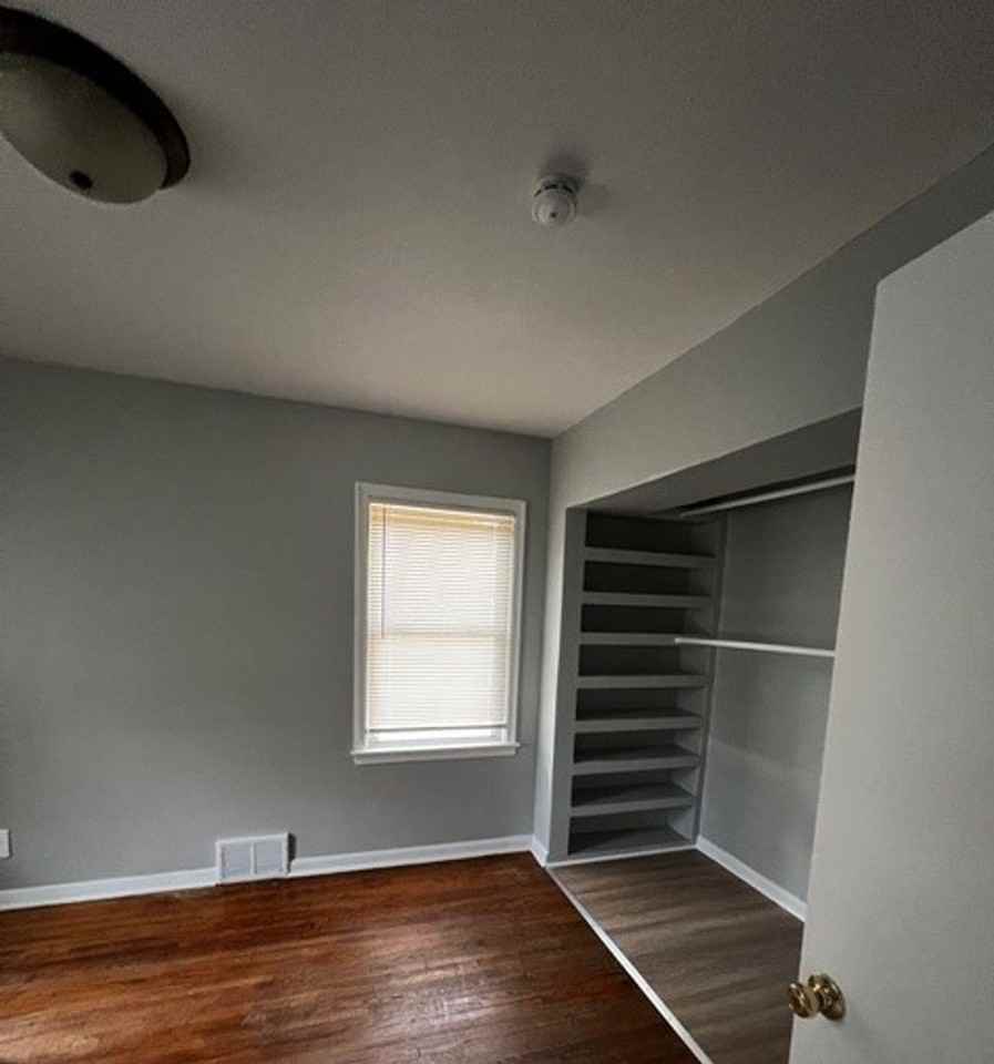3922 Lyndale Ave N - Photo 7 of 9