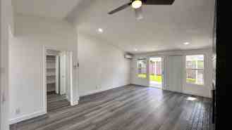 711A - Photo 1 of 1
