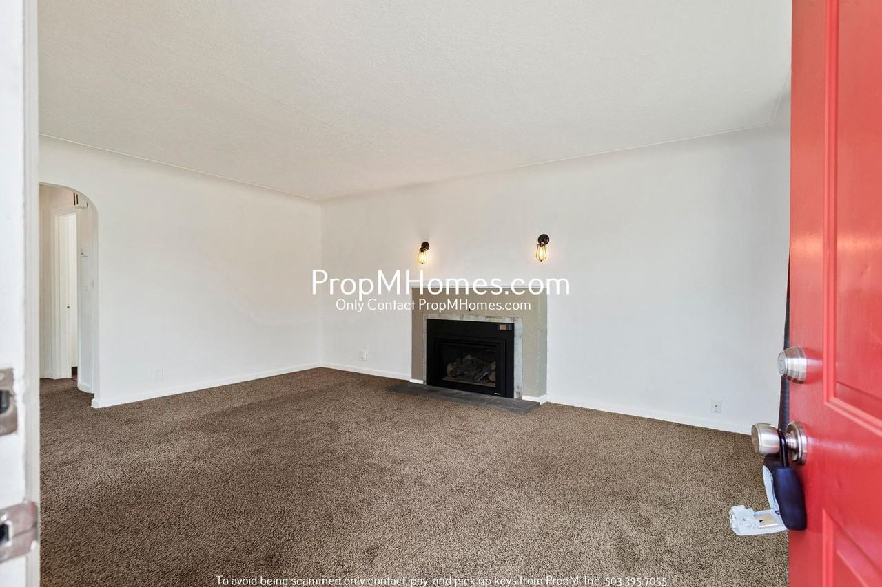 1226 25th St Ne - Photo 2 of 26