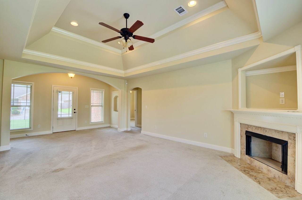 215 Camellia Ave - Photo 3 of 19