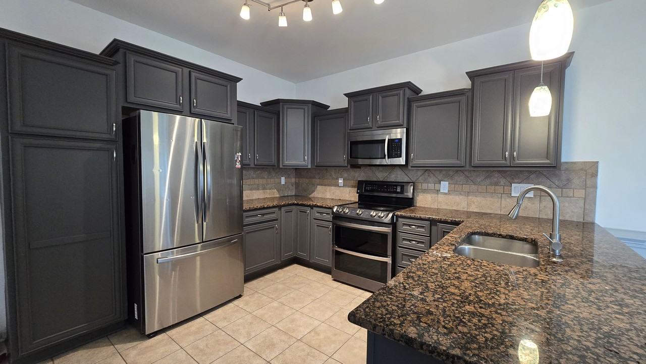 2913 Schonner Ct - Photo 4 of 30