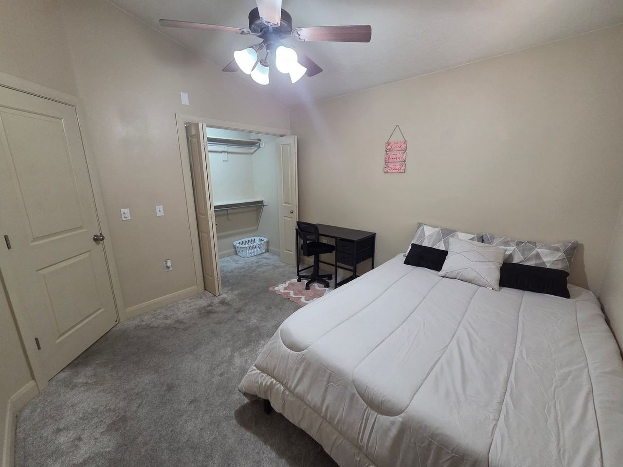 700 N Main St #H7 - Photo 3 of 12