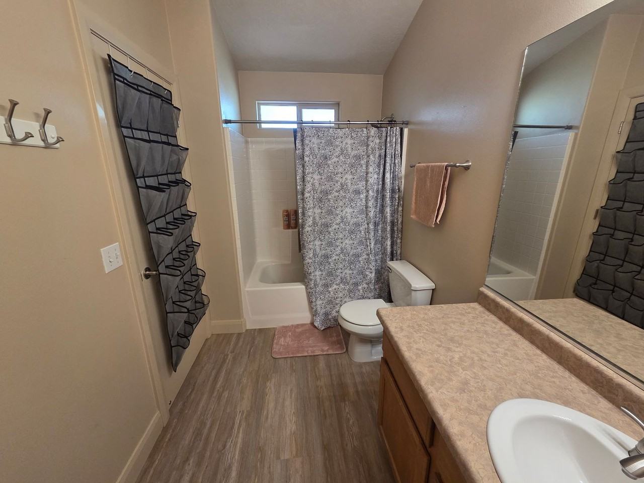 700 N Main St #H7 - Photo 5 of 12