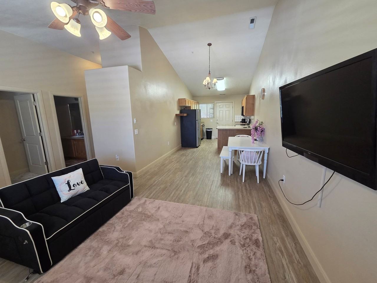 700 N Main St #H7 - Photo 7 of 12