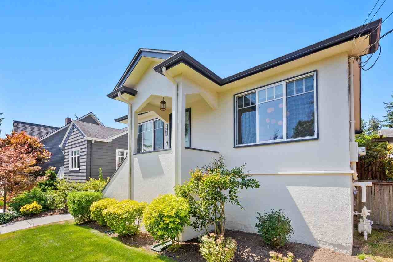 5229 38th Ave Ne - Photo 3 of 50