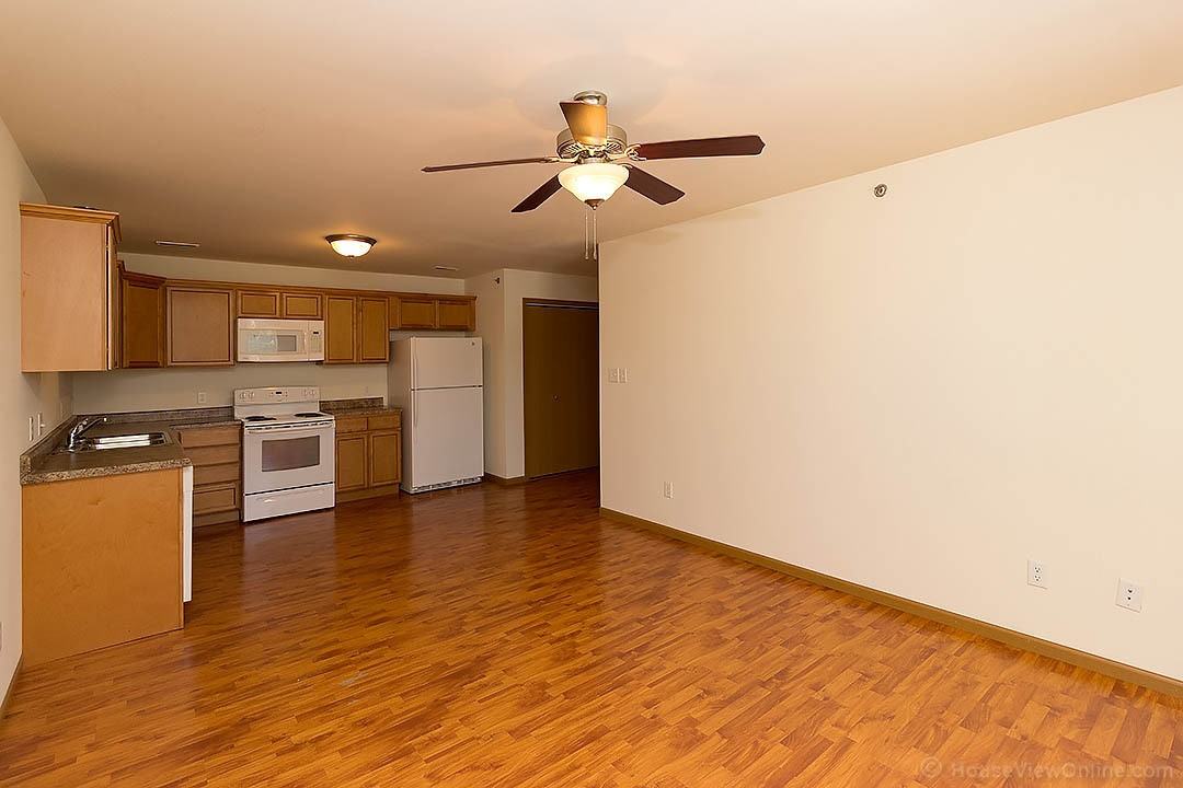 N Frederick 915 - Photo 4 of 21