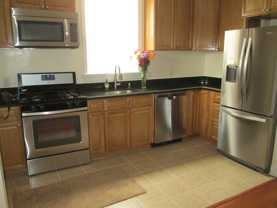402 Summit Ave - Photo 1 of 1