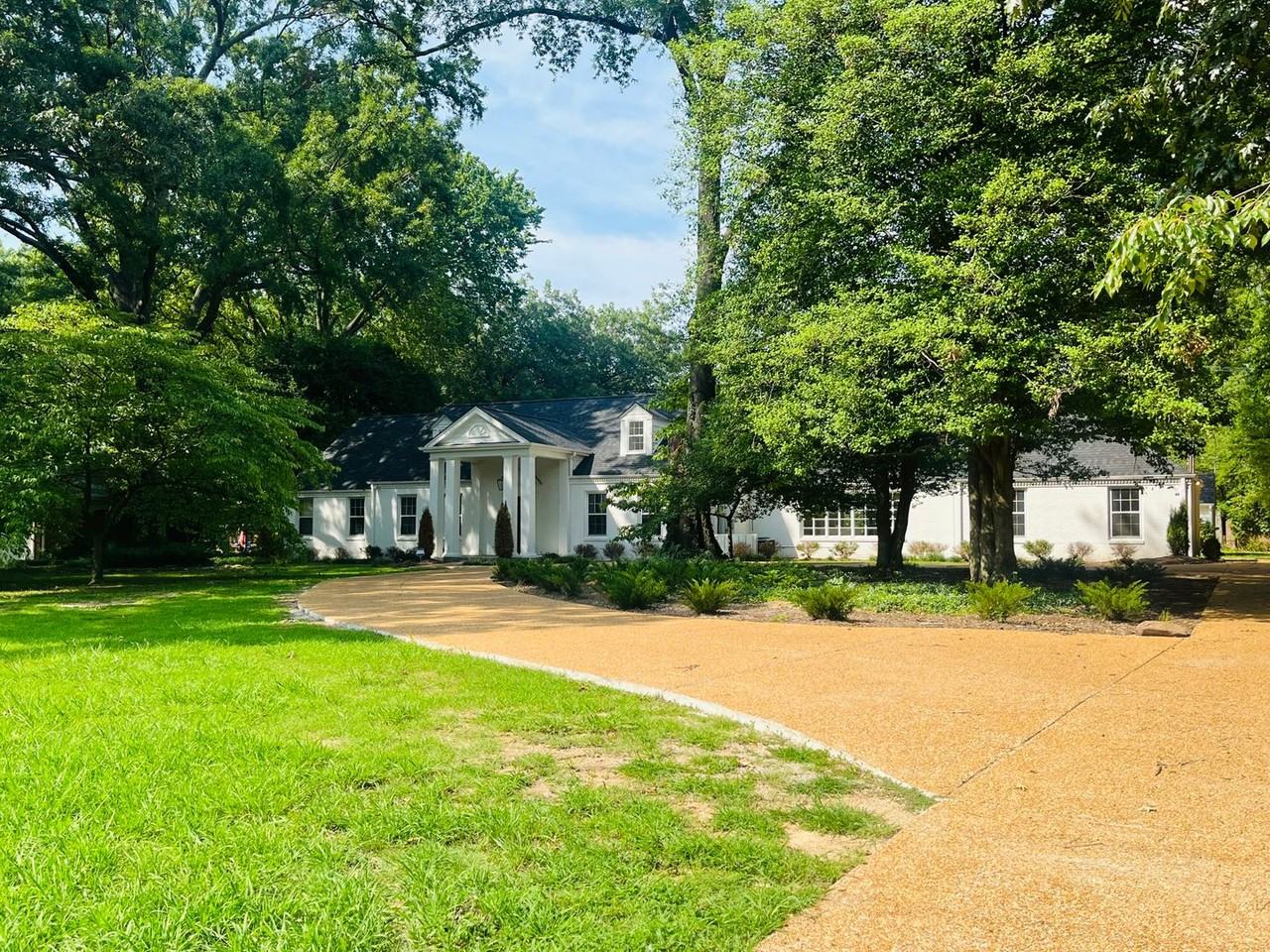 4234 Poplar Ave - Photo 2 of 27