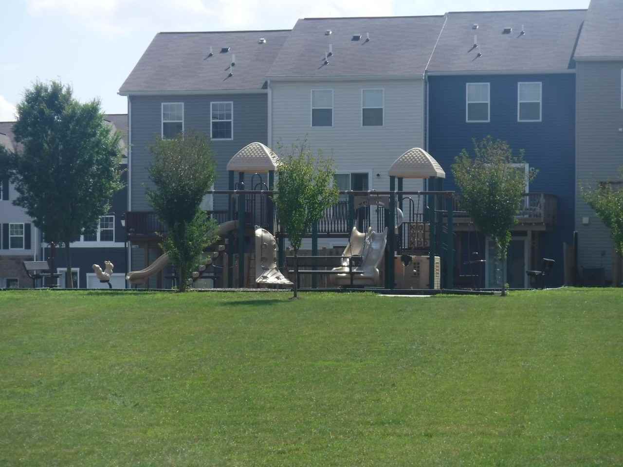 188 Drexel Ct - Photo 7 of 37