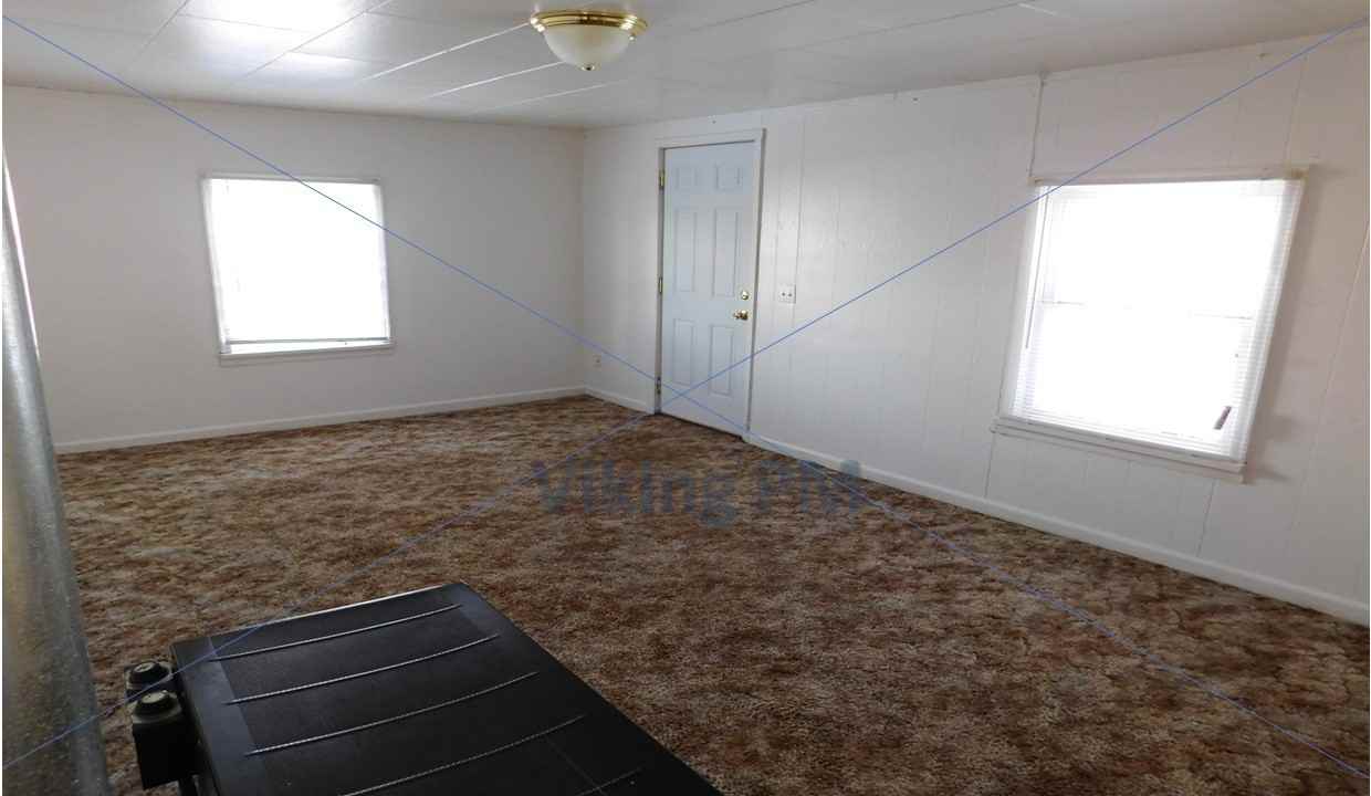 292 Nw 5th St - Photo 2 of 7