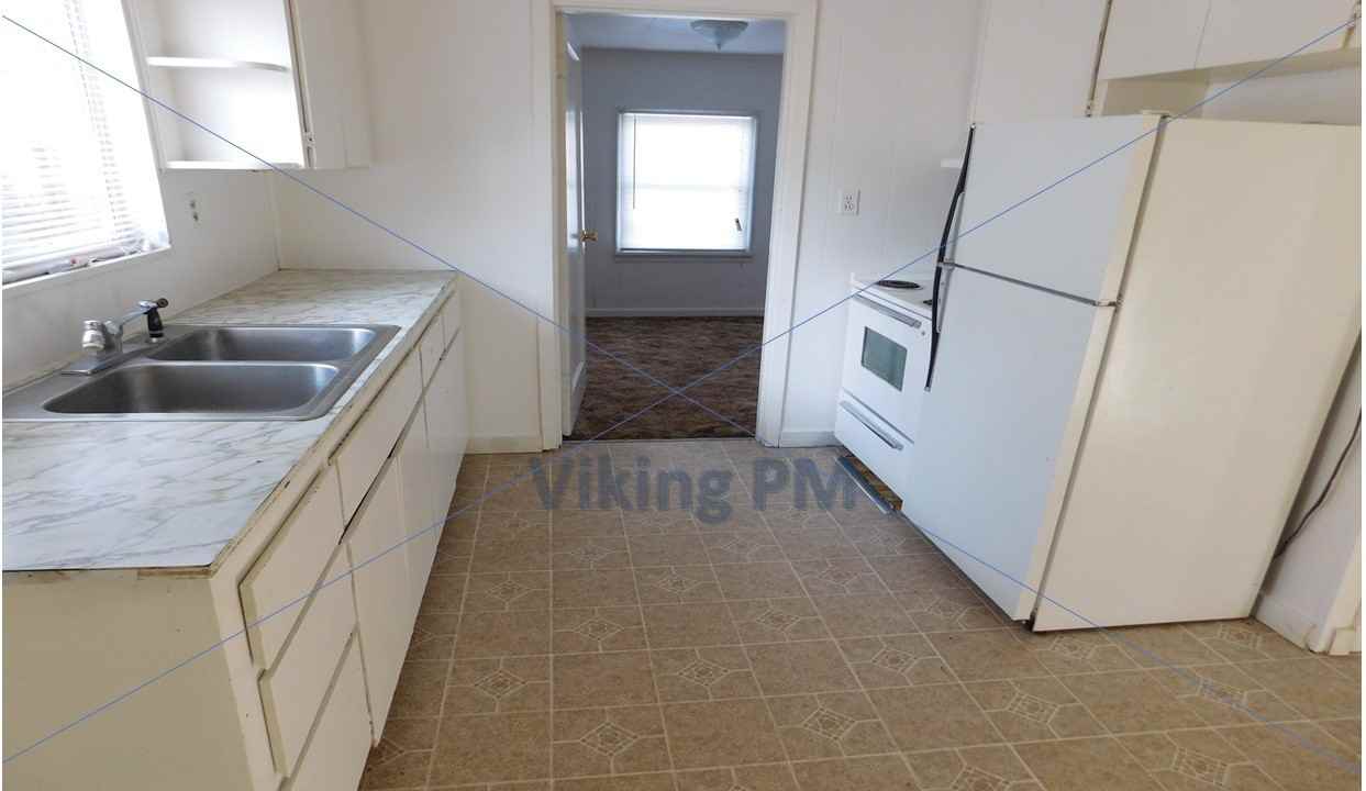 292 Nw 5th St - Photo 3 of 7