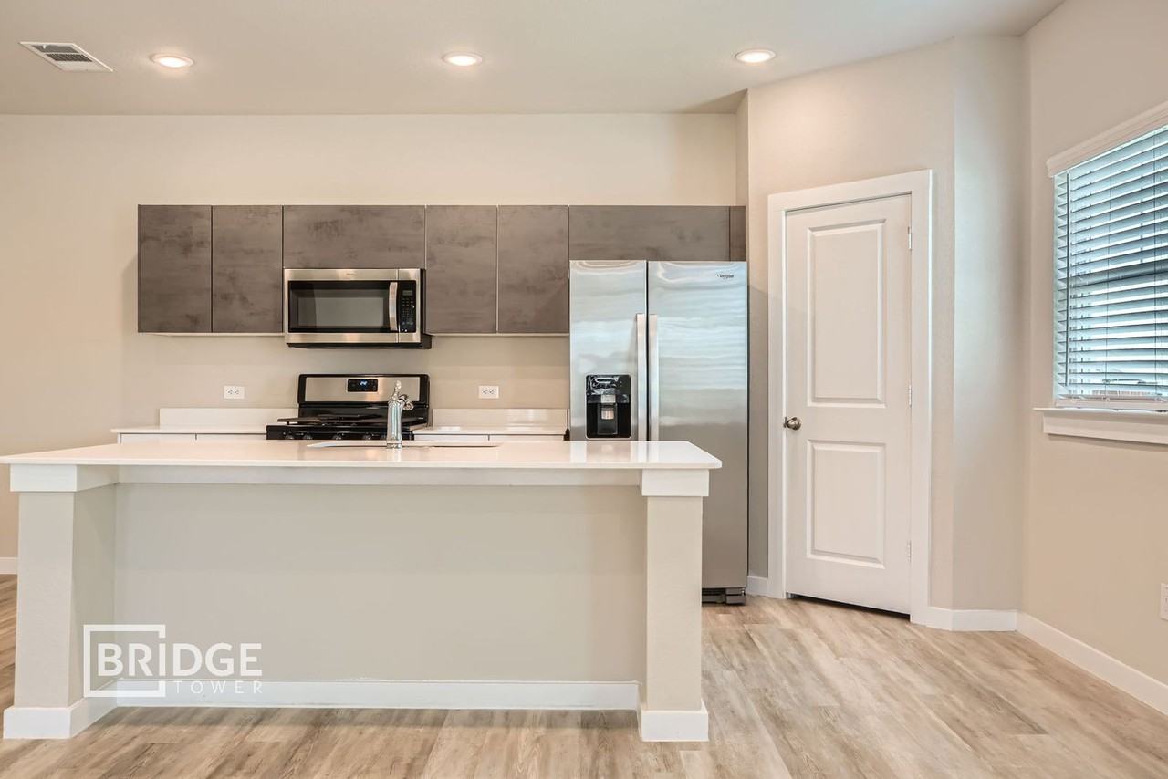 4817 Bullfrog Way - Photo 4 of 20