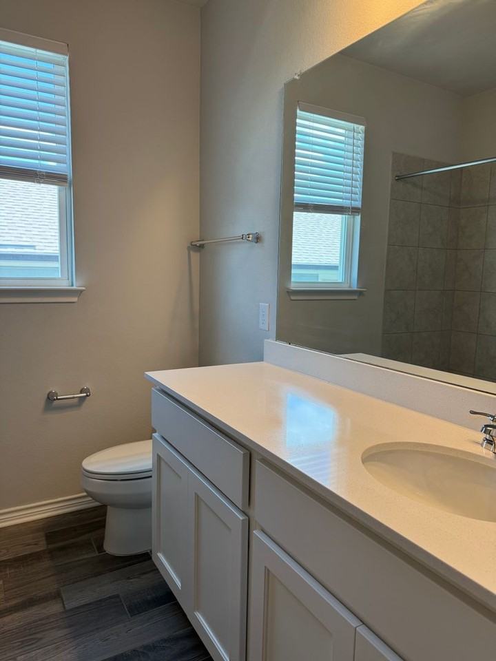 332 Mclintock Rd - Photo 4 of 19
