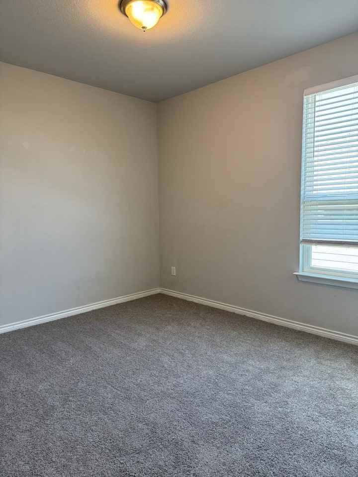 332 Mclintock Rd - Photo 6 of 19