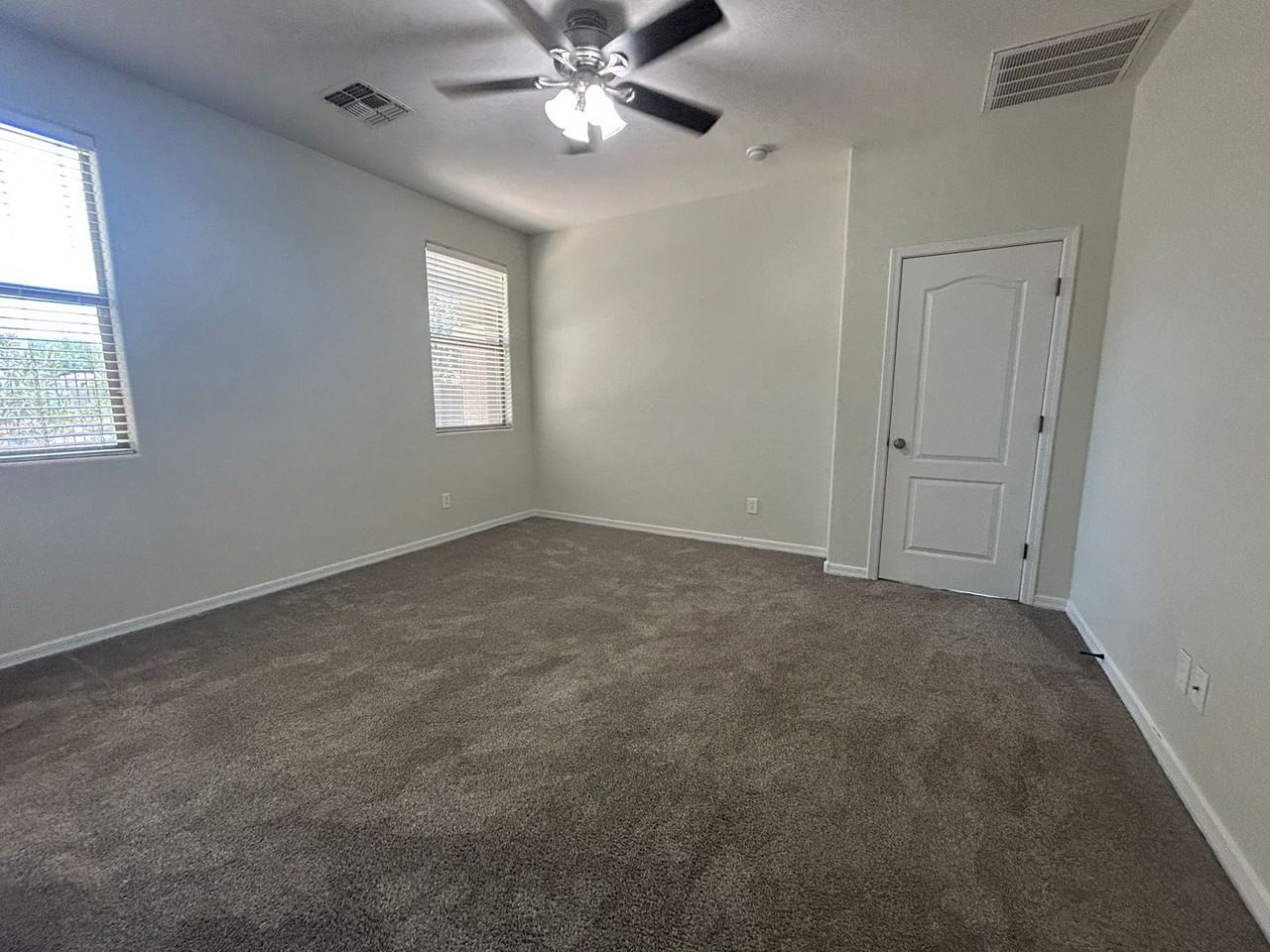 4425 E Los Altos Dr - Photo 5 of 27