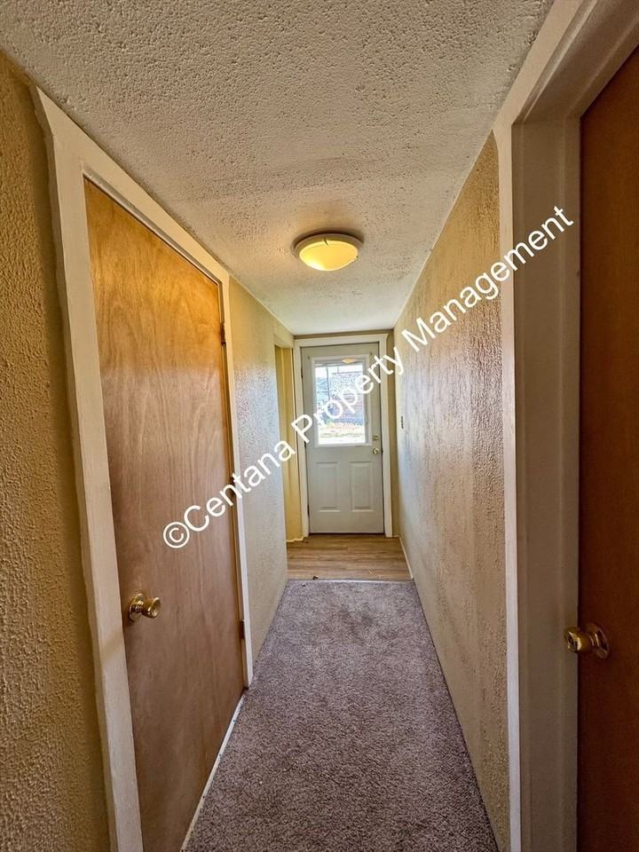 716 E 5th St - Photo 2 of 26