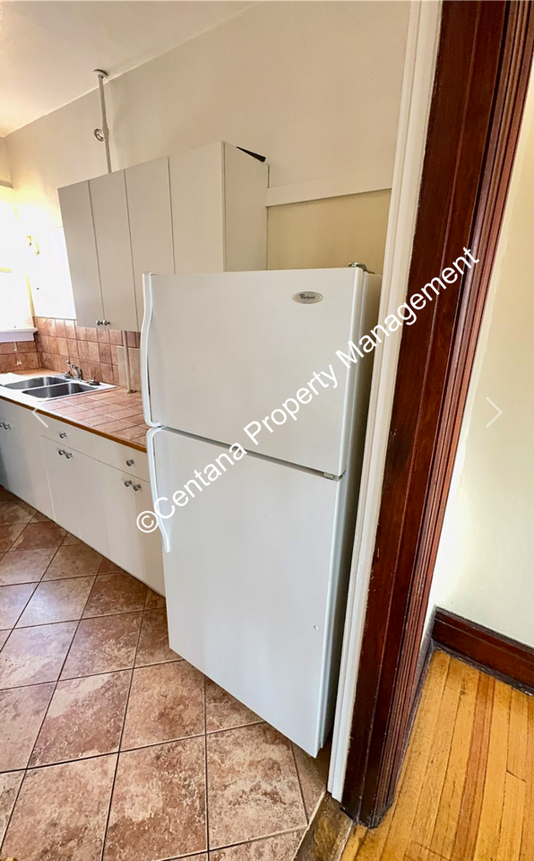 230 S Washington St - Photo 2 of 25