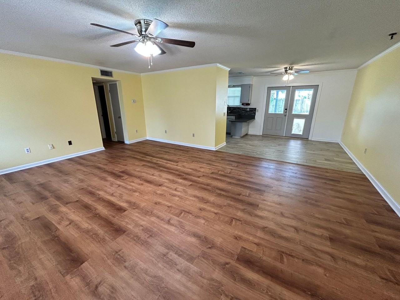 208 Randy Rd - Photo 2 of 21