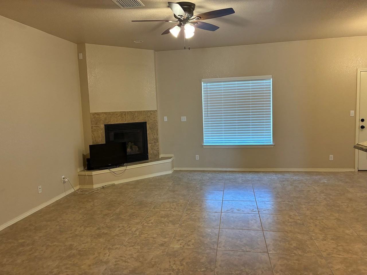 5602 England Dr - Photo 2 of 15