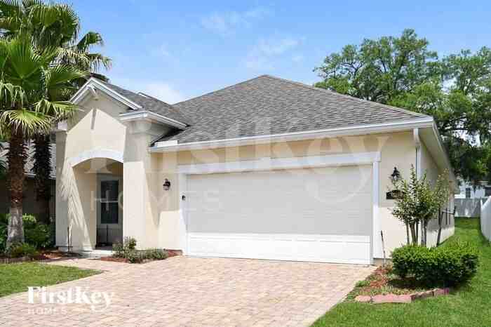 8906 Devon Pines Dr - Photo 2 of 15