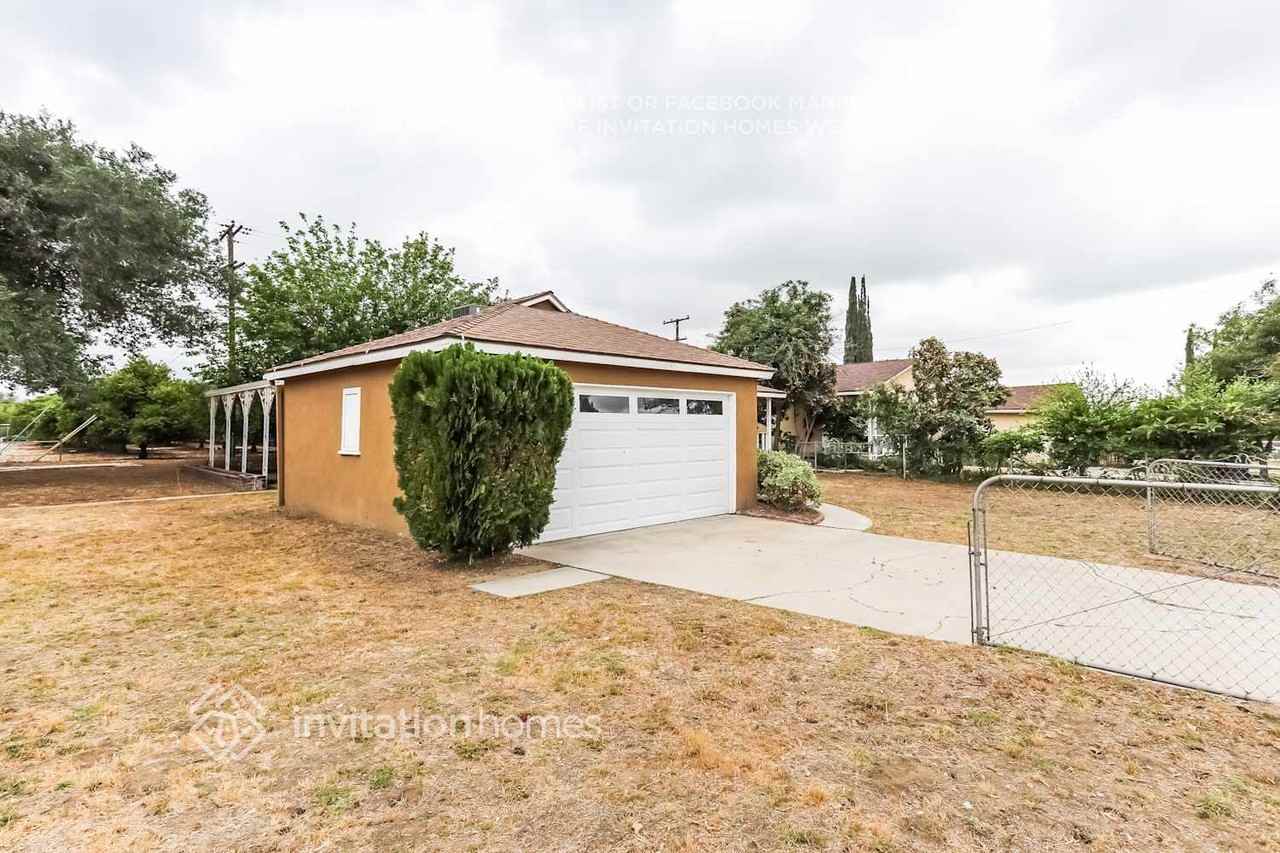 403 Baldwin Ave - Photo 2 of 15