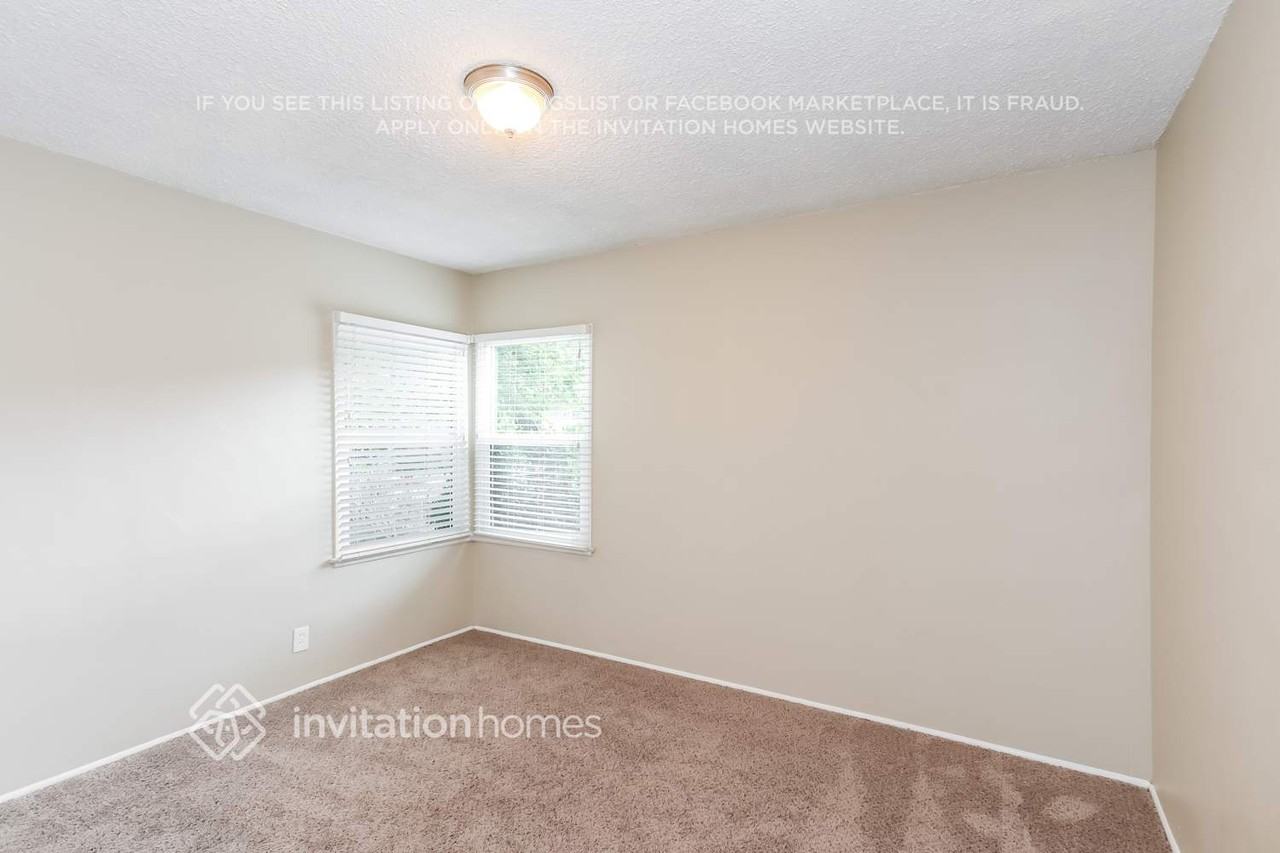 403 Baldwin Ave - Photo 7 of 15