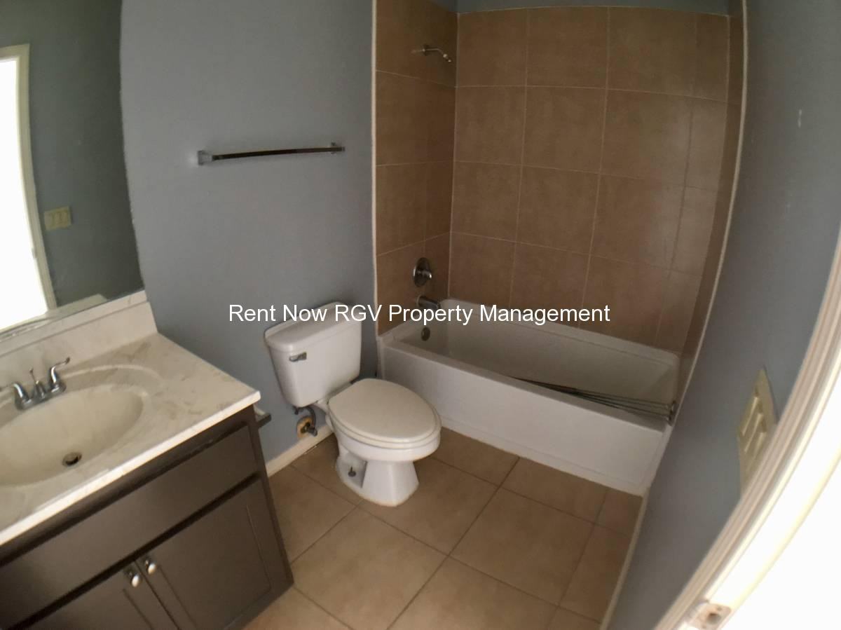 1208 W Kiwi Ave #2 - Photo 5 of 12