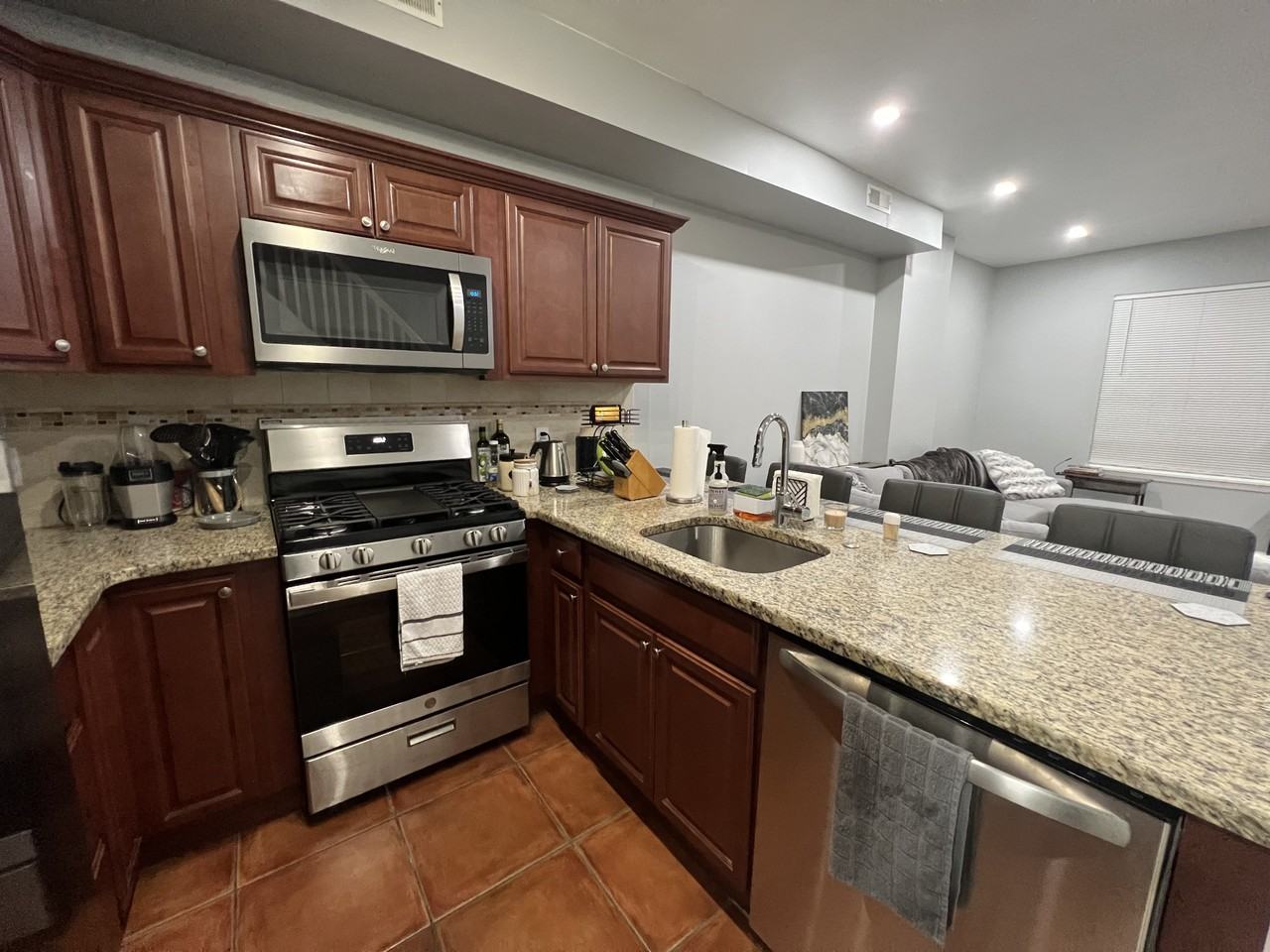 2221 N Sydenham St #NA - Photo 5 of 17