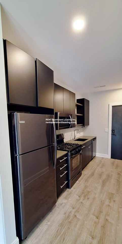 941 W Belmont Ave #507