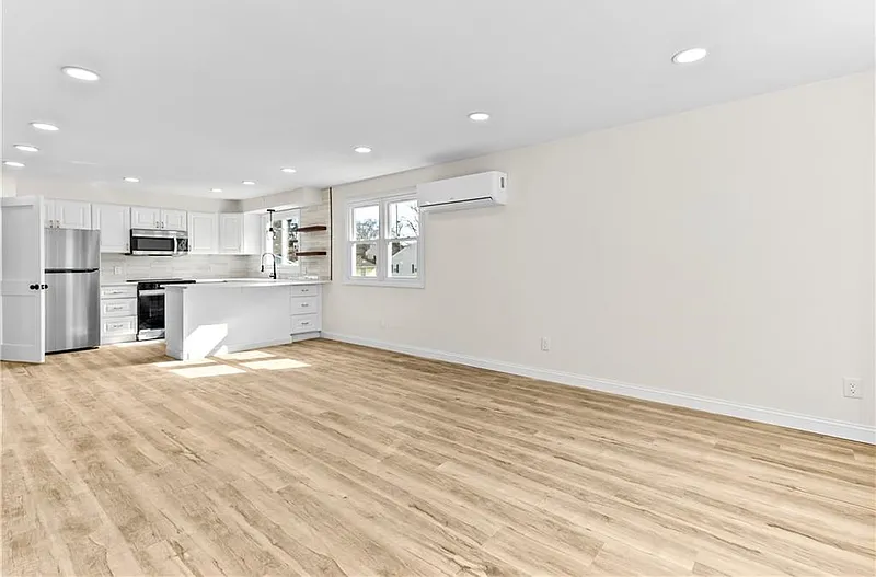 21 Joy St #2 - Photo 4 of 21