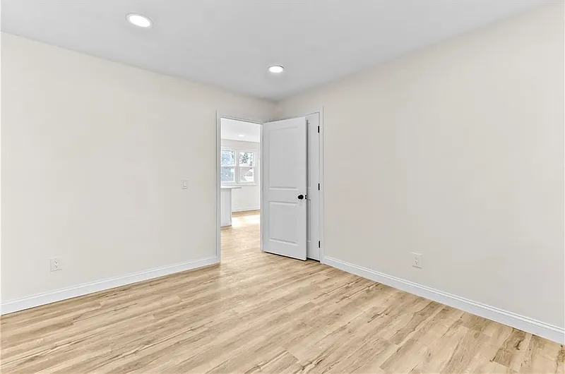 21 Joy St #2 - Photo 6 of 21