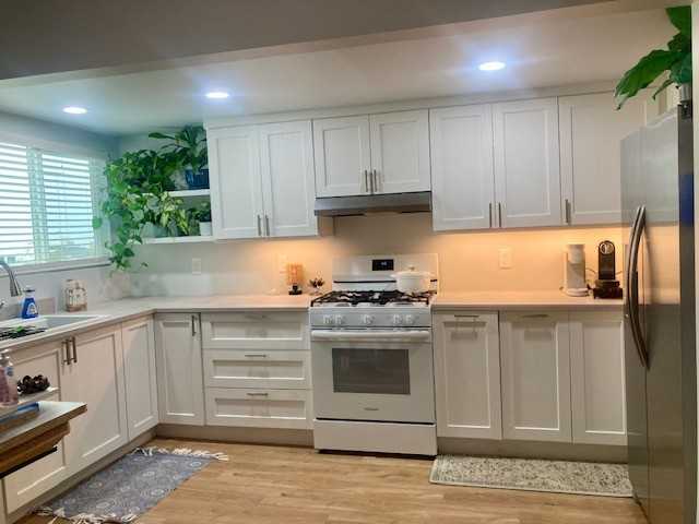 2287 Oxford Ave - Photo 3 of 14