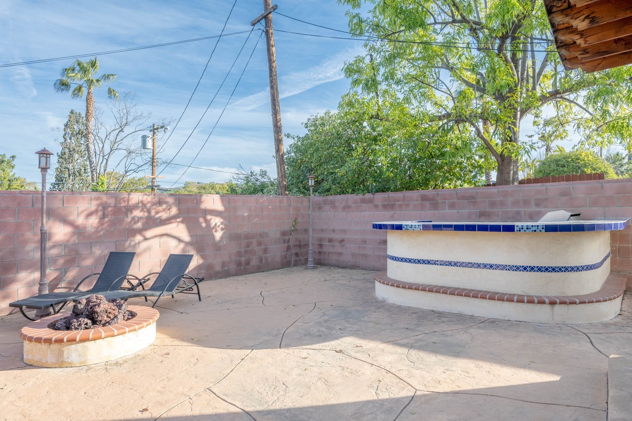 5114 Etiwanda Ave #NA - Photo 7 of 34