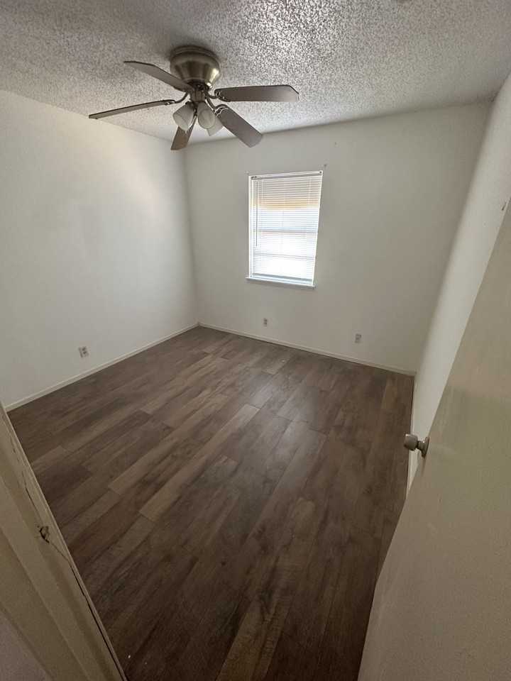 514 Galveston Rd #C - Photo 3 of 6