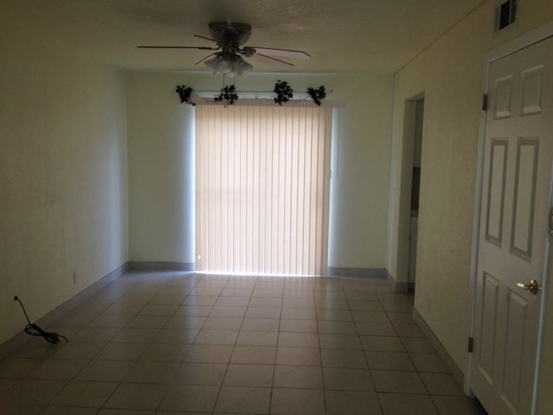 514 Galveston Rd #C - Photo 4 of 6