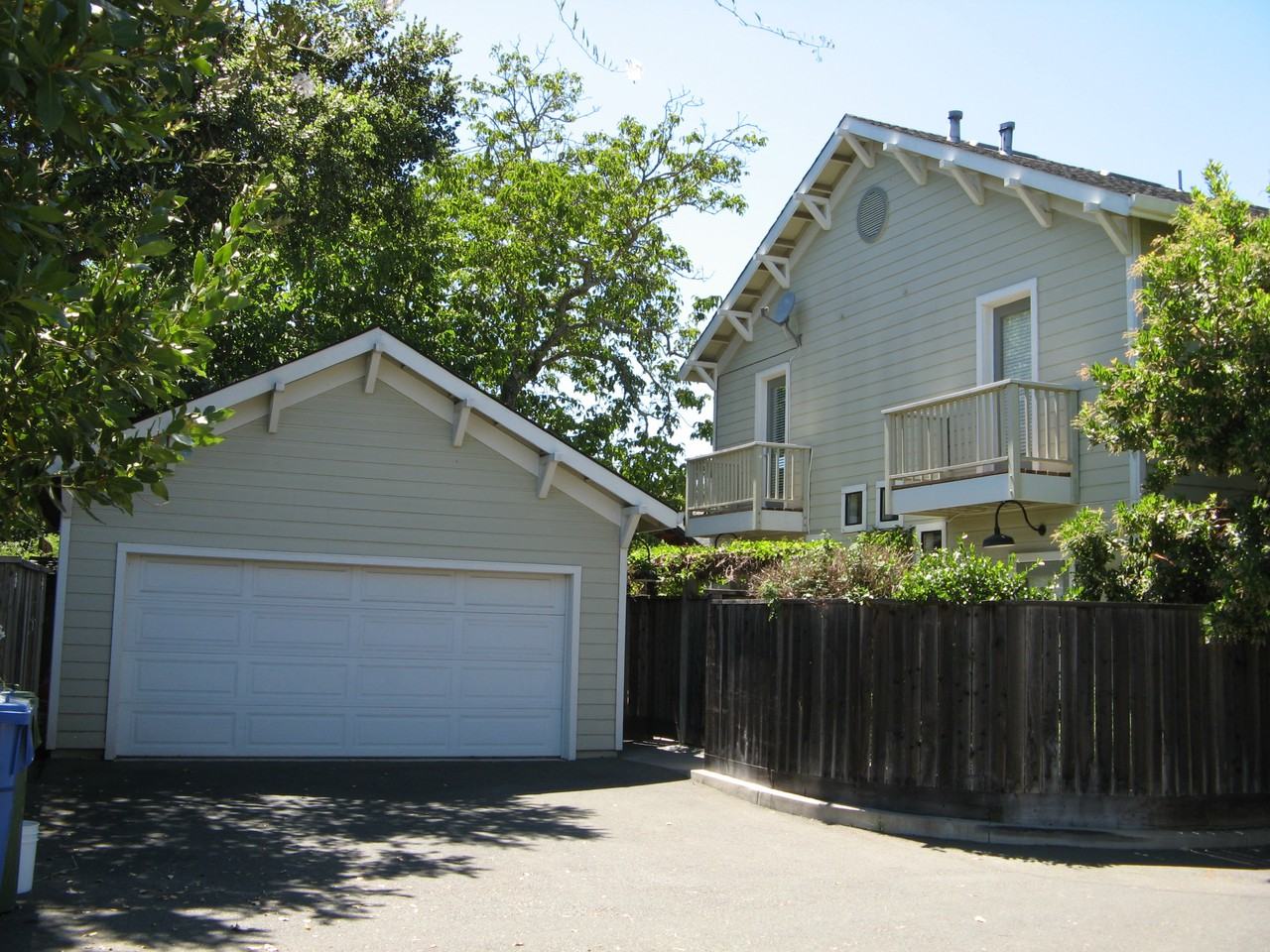 2043 Madison St #B - Photo 3 of 19