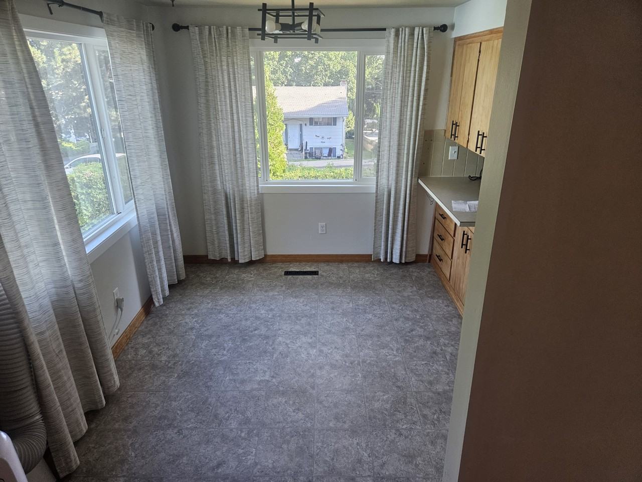 232 Nw Timothy St #NA - Photo 2 of 17